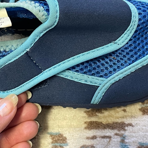 Water shoes - kids size 2/3 - Picture 5 of 6